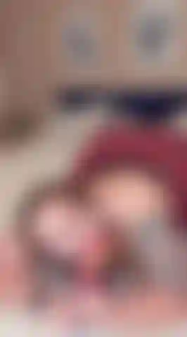 Lasciami addosso il vestito mentre mi scopi.