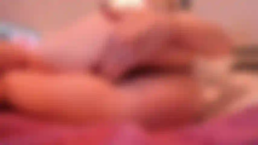 Cerco di ignorarti ma tu mi fai venire con la mia vibrazione interattiva.