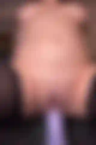 (4:30) Guardami cavalcare il mio dildo fantasy preferito sia dalla parte anteriore che da dietro! Ho anche dei carini calzini al coscia!