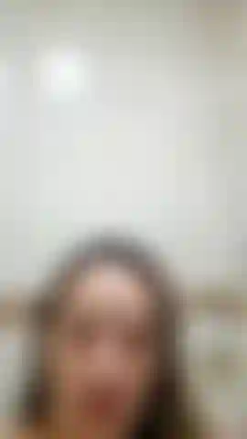 La mia doccia calda mi percorre tutto il corpo.