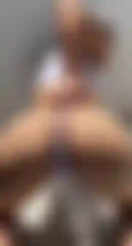 Il mio ano stretto riceve un getto.