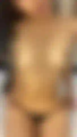 Vorrei che tu fossi in mezzo alle mie gambe.