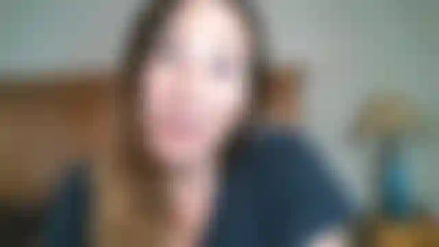 Dita rosse, joi, tette.