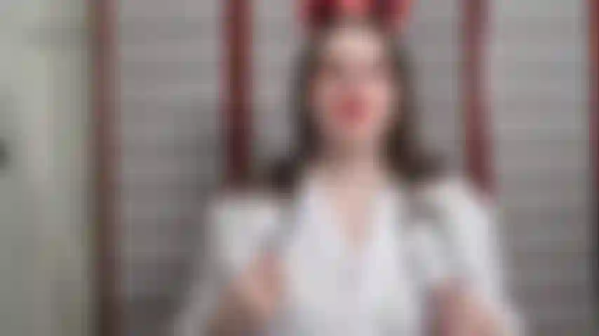 L'infermiera jadexgreene e il suo malizioso campione di sperma: show di masturbazione e conto alla rovescia fino all'orgasmo prima di bere ogni goccia.