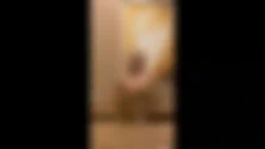 Mary carey si spoglia e gioca con lei...