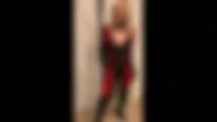 Il dildo di mary carey gioca in stile gotico.