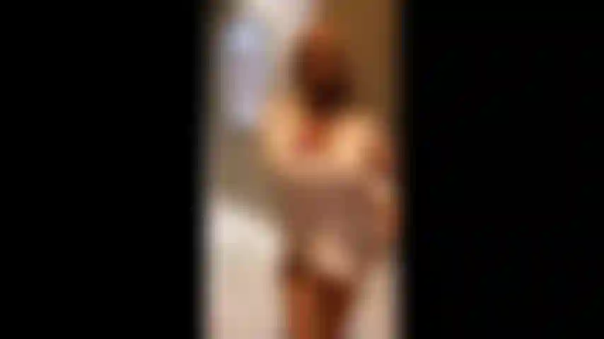 Mary carey... Spogliarellista in rosa.