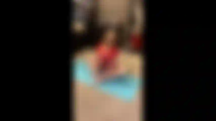 Yoga nudo e stretching con mary carey.