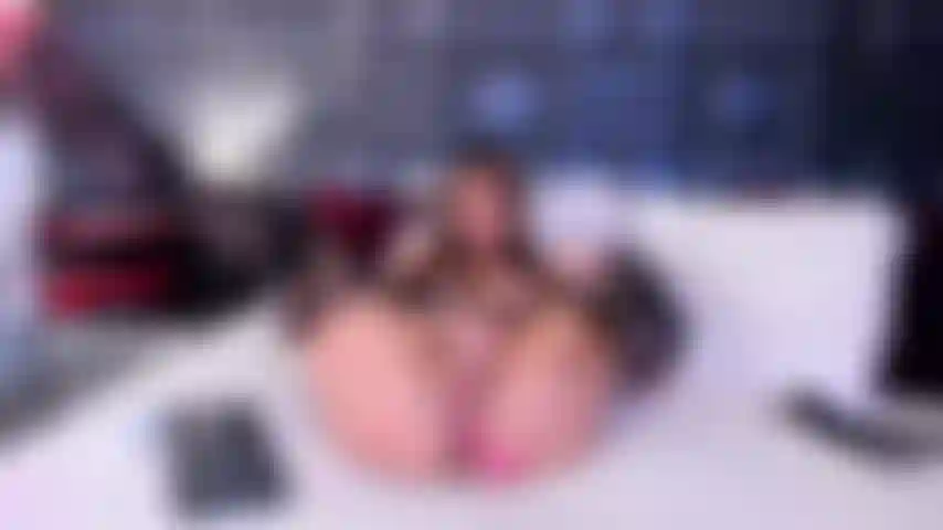 Candy pussy! Masturbation and moaning... all the way to ORGASM