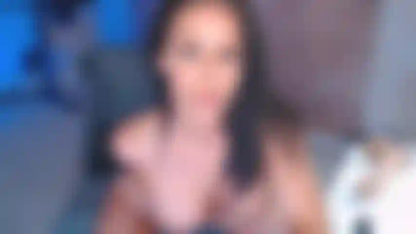 Lo stile di rebecka ama la doppia penetrazione.