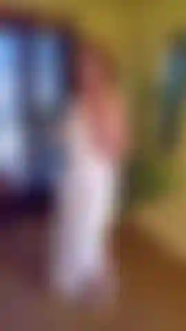 Culto di un seno: adora la tua dea! Fai un lavoro davvero eccellente con uno dei miei seni in mostra, e potrei premiarti con l'altro. Immagina di essere non solo autorizzato, ma anche incoraggiato, a finire mentre ti accarezzi guardando il mio perfetto paio! Tag: RedMostWanted, dailydayum, onetit, goddessworship, longdress, curvymilf, 32g, titworship, bigboobs, shortgirl, petitecurvy, 5foottall.