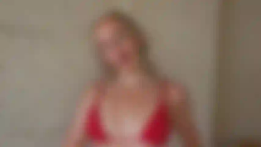 Omaggio alle mie lentiggini e al mio corpo.