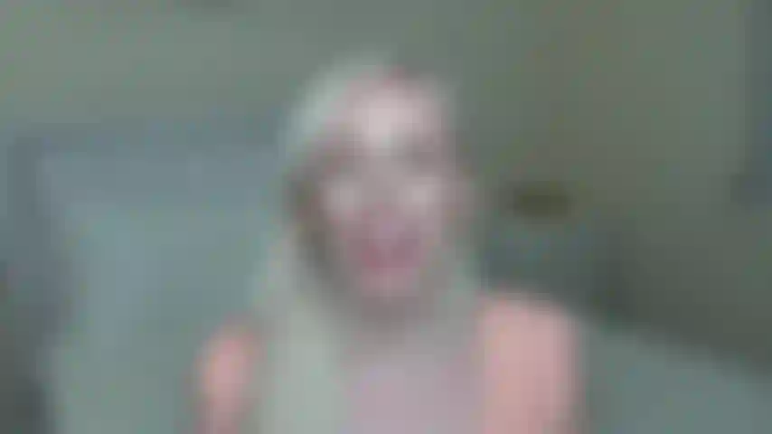 Sto provando dei completi di lingerie.