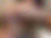 Questo è uno dei miei video amatoriali preferiti! Mi batto la figa così bene fino a gocciolare di bontà cremosa. Puoi vederlo da vicino e molto personale. Poi mi sposto sul pavimento e squirto!