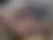 Rita sta fantasticando su un ragazzo sexy che ha appena conosciuto. Doveva solo andare da lui masturbandosi e infilandosi le mutandine nella figa e poi spruzzandoci sopra.