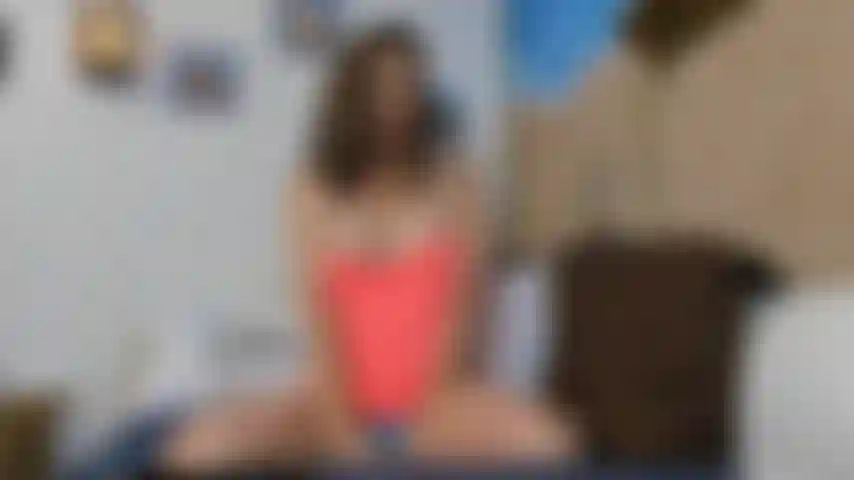 Robin - anale e svapo poiché ho un ospite in casa non posso fare spettacoli di fumo.... Fortunatamente al whisky è piaciuto un po' di svapo e divertimento anale!