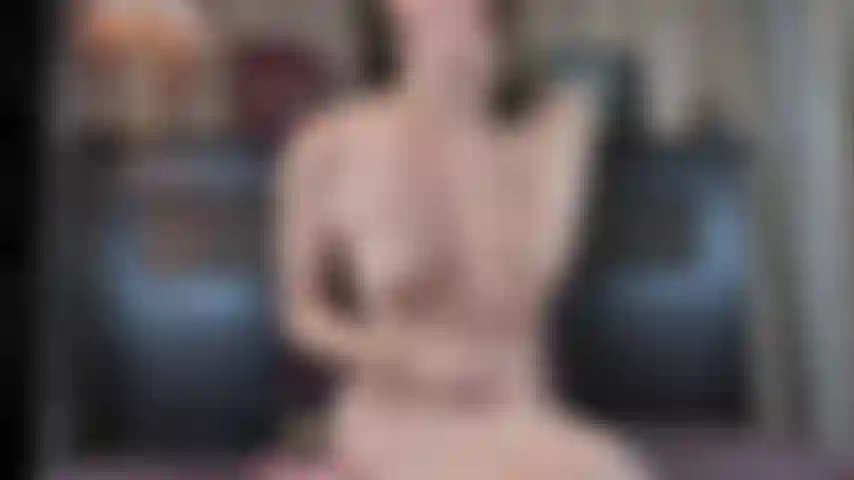 Robin: pompino stuzzicante e tette.