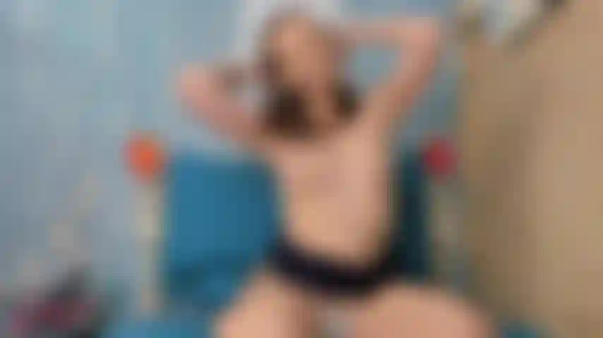 Robin provoca il cazzo e fa sesso anale.