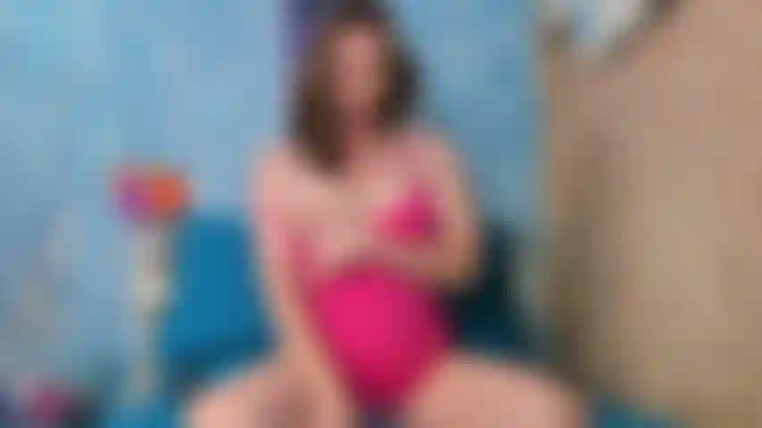 Robin adora il dildo e le doppie vibrazioni.