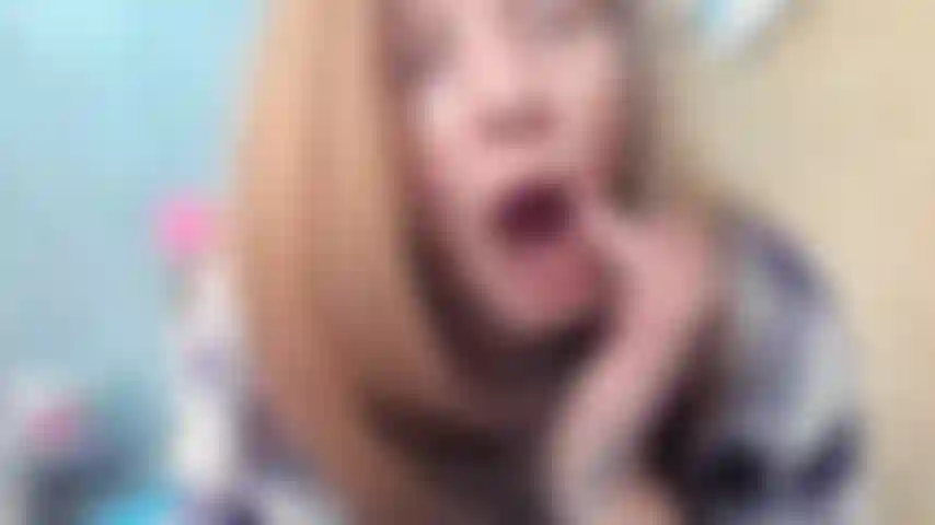 Robin: figa e anale con caramelle, il dildo a grandezza naturale. Una bella sessione lunga in cui riesco a scopare ogni buco e posso prendere caramelle e il dildo (dildo a grandezza naturale) nel mio culo stretto. Sapete tutti che adoro quando posso farlo. Quindi le sessioni lente e lunghe sono perfette per questo!