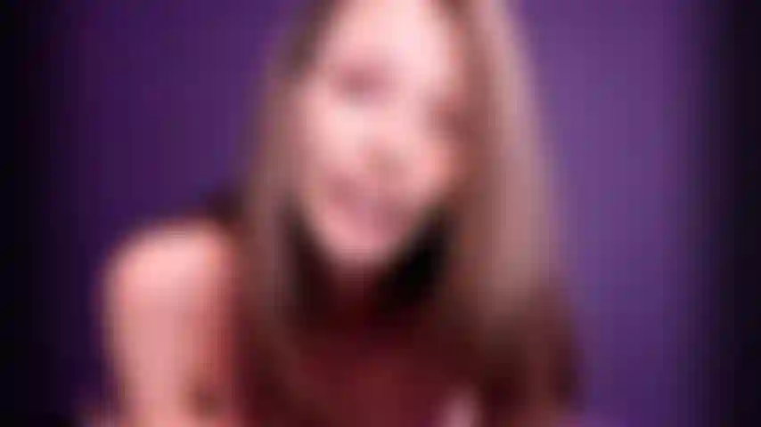 La professoressa erotica e sexy robin sa che la vuoi e ti invita a farti una confessione e ad usare i suoi vantaggi su di te, sul tuo cazzo e sulle tue speranze future di passare ed esplorare miss robin.