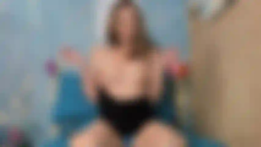 Robin, il cazzo di candy titty, ridacchia.