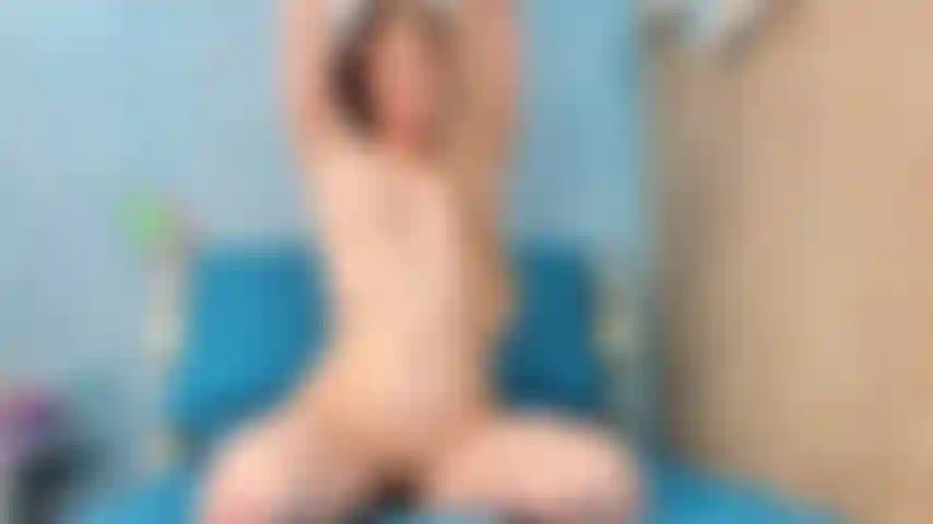 Il culo di robin che vibra nei collant. Sono riuscita a convincermi a riempirmi il culo con l'atmosfera lussureggiante. Quando lo rendi così divertente, voglio esserne convinta di nuovo, in più quelle gambe lunghe e tutto quel culo in collant.