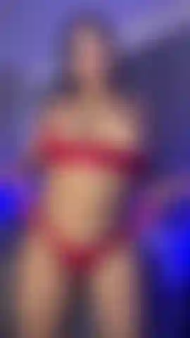 Sexy spogliarello eccitante dei miei grandi seni.