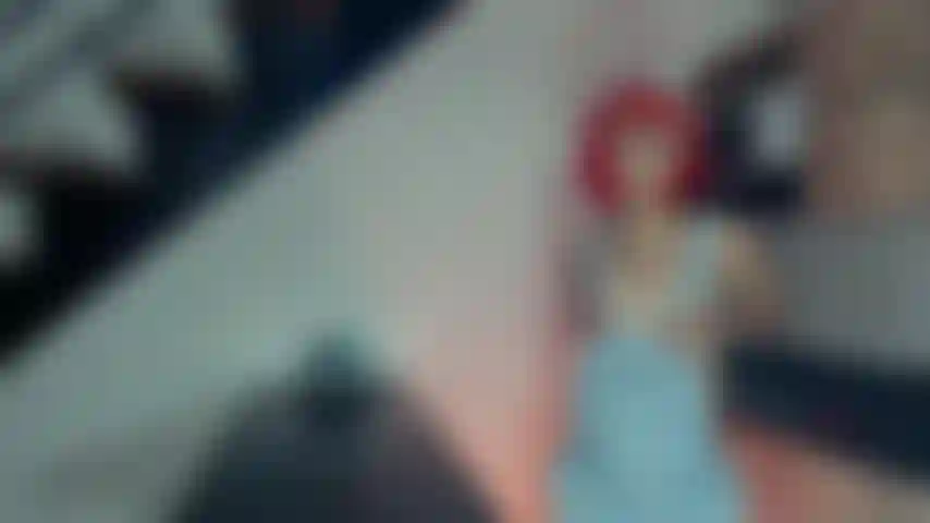 Senti le mie belle tette nelle tue mani? Mi piacerebbe essere nuda per te.