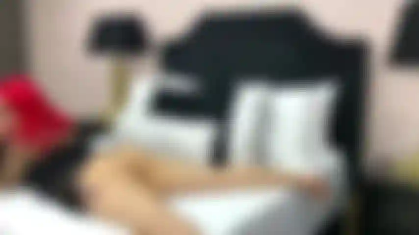 Vieni ad assaggiare questo bel culo.