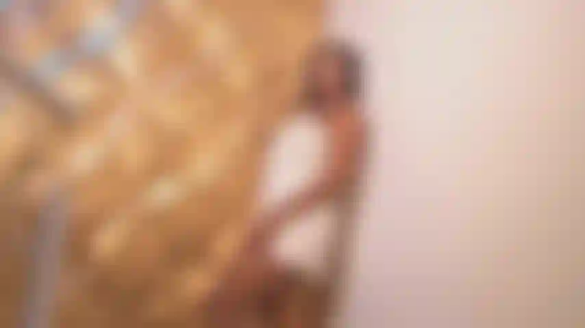 Una bomba e un felice anno nuovo esotico.