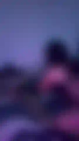 Un ragazzo soldato riceve un bel pompino.