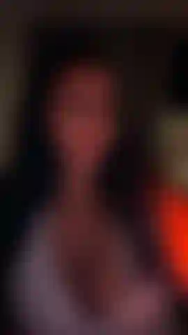 curly head, thick girl