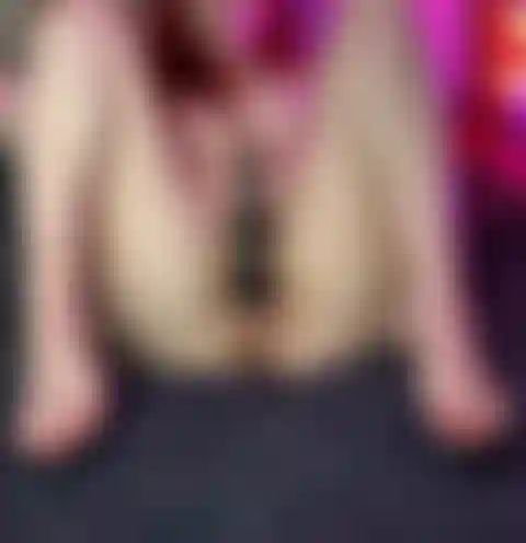 Mi sfiora con una bacchetta magica.