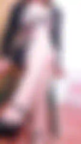 Le gambe in nylon si masturbano con i bordi joi. Fatti agitare dalle mie gambe calze, dai tacchi a spillo, dalla voce morbida mentre descrivo, stuzzica la direzione del tuo joi. Edge guarda le mie gambe vestite di calze che si incrociano, ascolta la mia voce ipnotica, conto alla rovescia per venire.