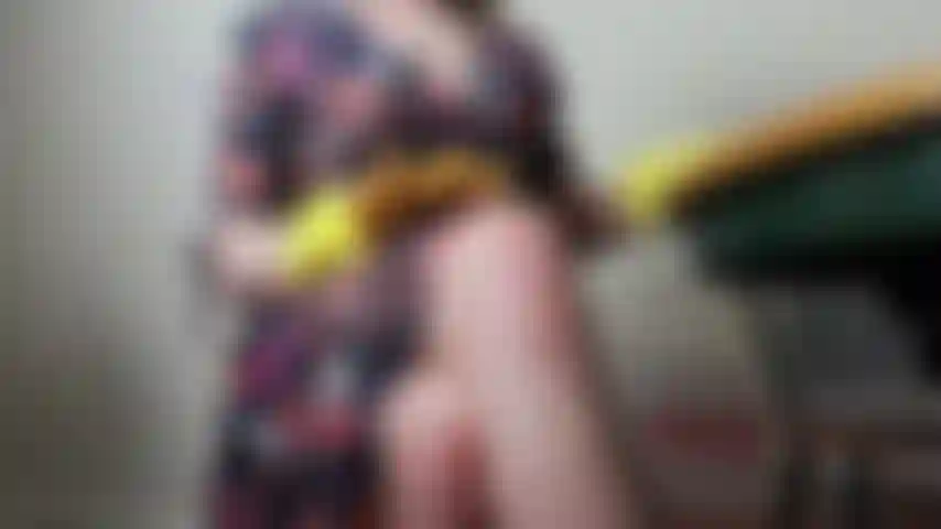 Marigold hj (dildo) v1 e il mio vestito retrò anni '50 sta per lavare i piatti, ti do (dildo) una sega con guanto di calendula. Ascolta il mio accento britannico mentre guido il tuo joi conto alla rovescia.