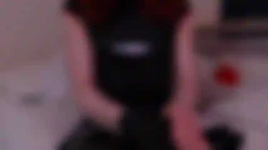 Feticcio in lattice di shanghai hj (dildo) v1, abito in lattice di shanghai che indosso i miei lunghi guanti in lattice, brilla prima di eseguire joi usando il dildo. Segui le mie istruzioni e le mie mani per il tuo joi cum.