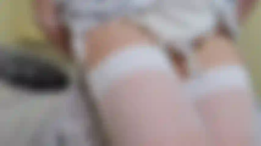 Diteggiatura dell'orgasmo caldo bianco, gioco di figa per una vera telecamera ad alta definizione dell'orgasmo.