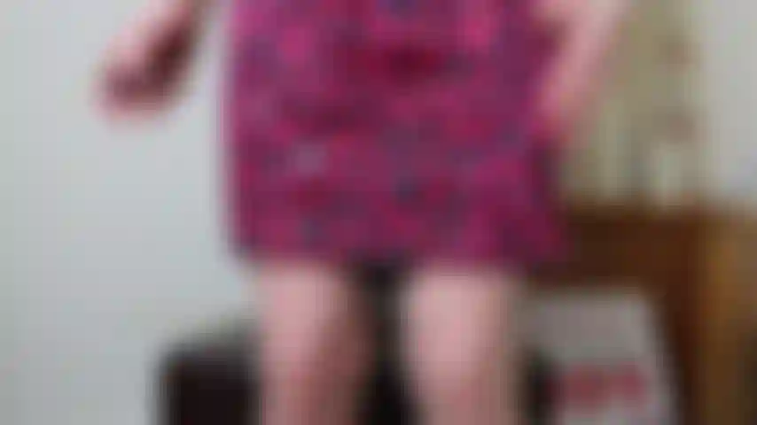 Hot shift sculacciata e joi, otk dimostrazione di sculacciata (cuscino), cucchiaio di legno e bastone. Finisci con joi usando la gelatina rosa diido per il tuo sperma. Vestito a trapezio, calze nude.