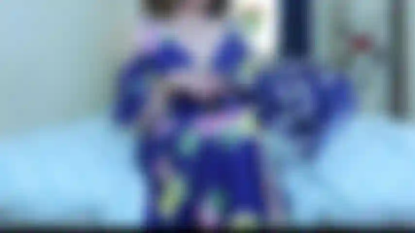 Silk panty lodger rp joi, trovo le mie mutandine di seta nella tua stanza e le uso per un joi - non c'è bisogno di sgattaiolare in giro, basta seguire le mie mani e il mio accento britannico mentre uso le mie mutandine di seta per farti una sega (dildo bianco) - vieni da me quando ne avrai di nuovo bisogno.