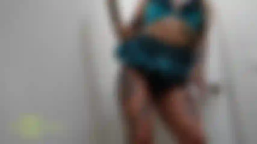 Adorazione della coda!!! Un asino come nessun altro!!!