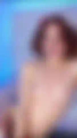 Il mio corpo è un fuoco che voglio sentire vicino.