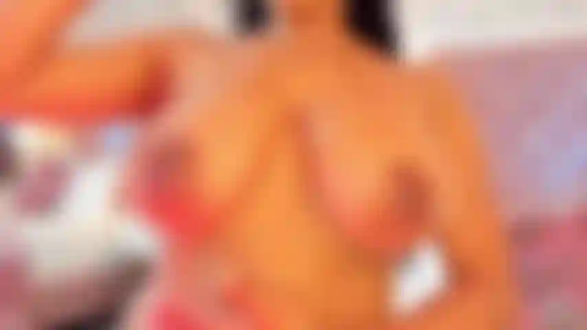 Grandi tette, olio e succhio cazzi.