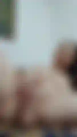 Mi metto le dita nella mia dolce figa finché non vengo davvero forte.