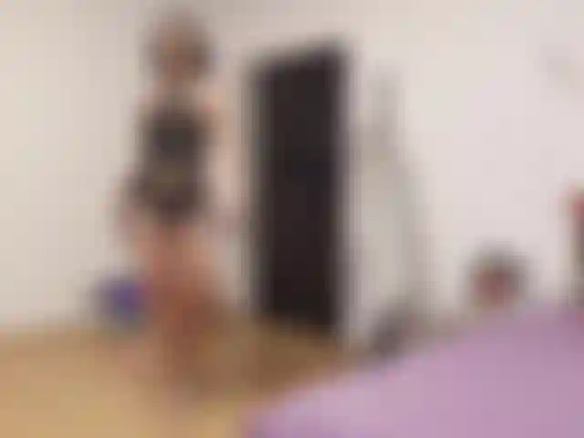 Abito senza vergogna, vieni a vedermi rimbalzare e twerkare;).