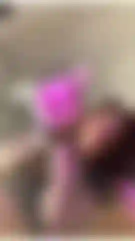 Eccitato che si masturba.