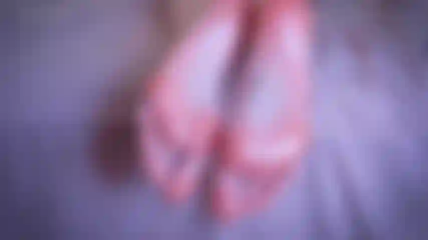 Adorazione dei piedi oliati asmr.