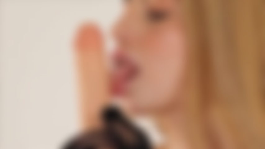 Faccio pompini e strip dance.