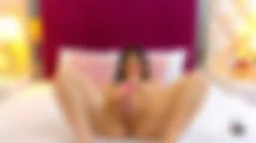 Watch me lose control with the vibrations of my lush while I fuck my sweet pussy