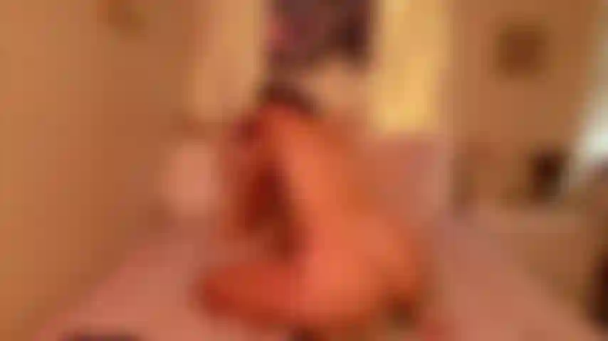 Cavalco il tuo cazzo in posizione cowgirl inversa <3.